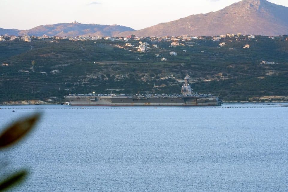 Į JAV bazę Kretoje atplaukė „USS Gerald Ford“ – didžiausias lėktuvnešis pasaulyje. EPA-ELTA