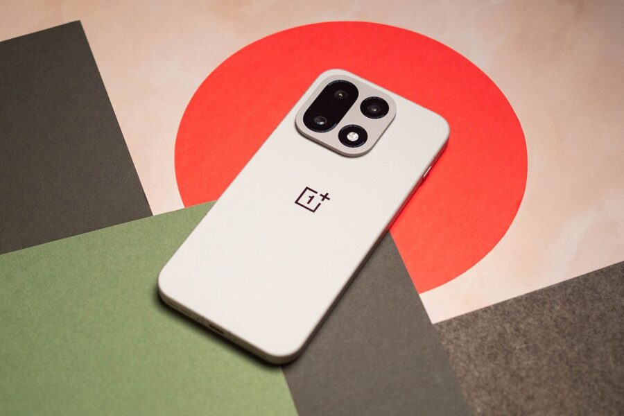 Ar kroviklio nebeprireiks? „OnePlus“ naujajame telefone įmontuos net 1700 mAh talpesnį akumuliatorių