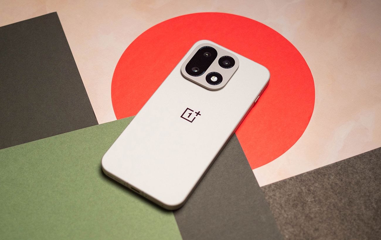 Ar kroviklio nebeprireiks? „OnePlus“ naujajame telefone įmontuos net 1700 mAh talpesnį akumuliatorių