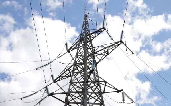 Mažesnis vartojimas ir dviguba vėjo generacija: kas vyksta elektros rinkoje Lietuvoje?
