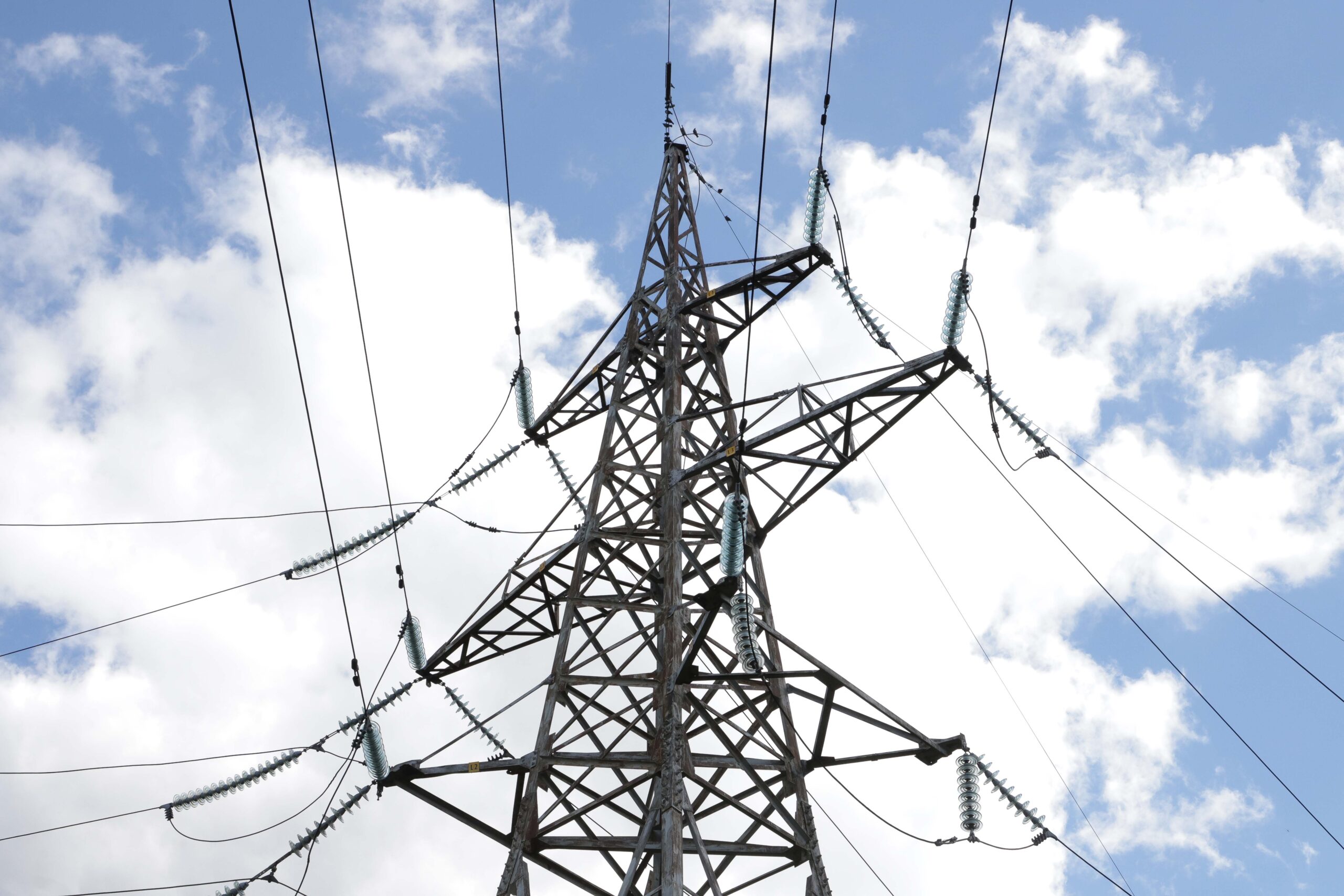 Mažesnis vartojimas ir dviguba vėjo generacija: kas vyksta elektros rinkoje Lietuvoje?