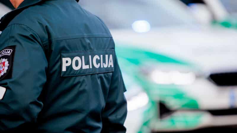 Pareigūno automobilis sostinėje kliudė 19-metį, tačiau istorija tuo nesibaigė