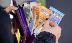 Mokėjimo kortelė. Juliaus Kalinsko (ELTA) nuotr.