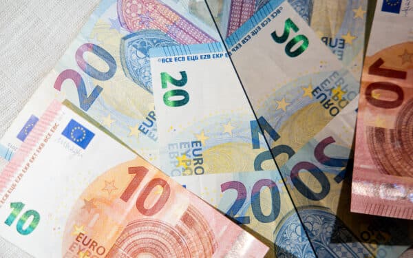 Ne visi pinigai jus pasieks: štai, ką svarbu žinoti apie pasitraukimą iš II pakopos