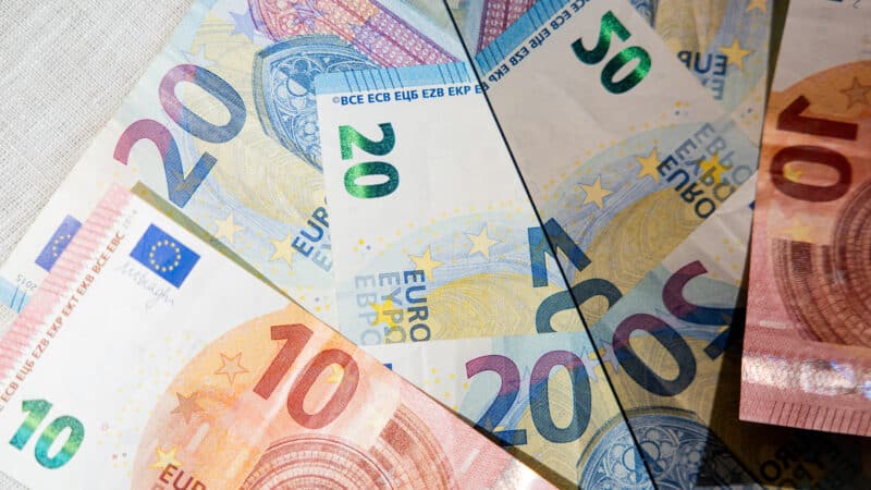 Ne visi pinigai jus pasieks: štai, ką svarbu žinoti apie pasitraukimą iš II pakopos