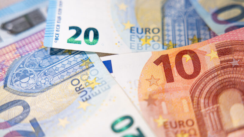 Europa atsisako grynųjų pinigų: sprendimai jau priimti, pokyčiai palies kiekvieną mūsų