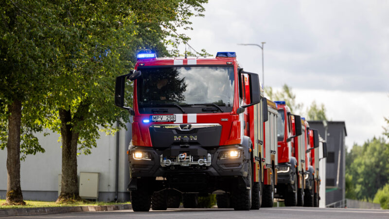 Garliavoje įmonės teritorijoje kilo gaisras: degė medžio anglies atliekos