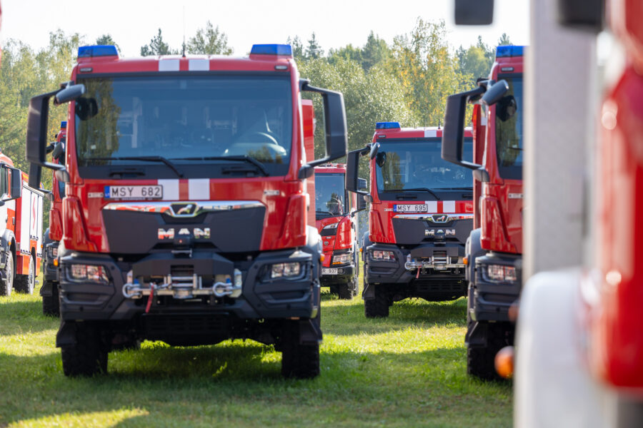 Ugniagesiai gelbėtojai. ELTA / Julius Kalinskas