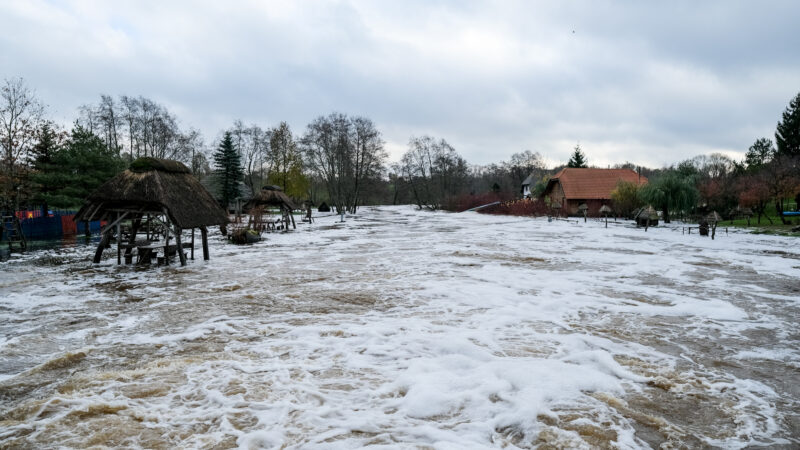 Staigus orų pokytis savaitgalį: sinoptikai perspėja dėl plikledžio ir tirpstančio ledo