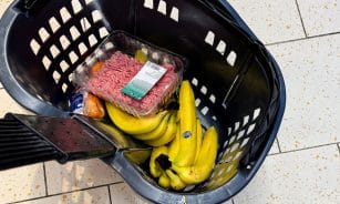 Pirkinių krepšelis parduotuvėje. ELTA / Josvydas Elinskas