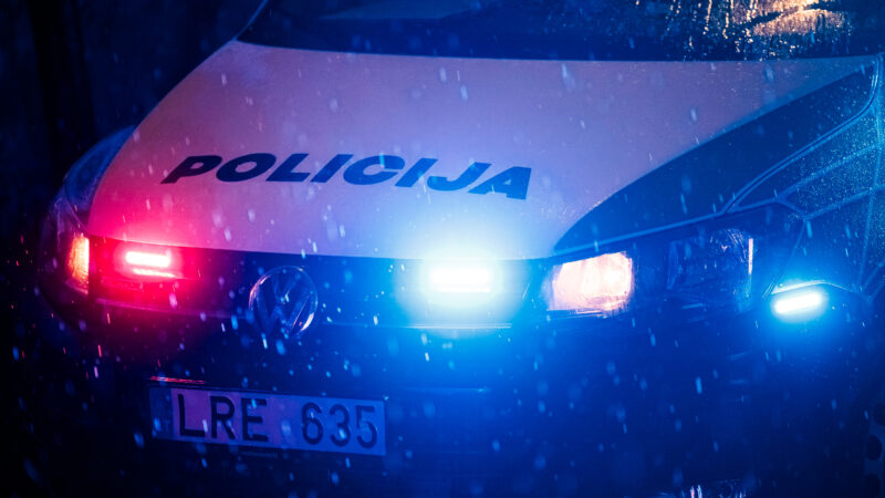 Klaipėdos pareigūnai aptiko užkastus narkotikus: 20-mečiui pateikti kaltinimai