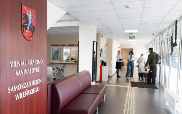 Vilniaus rajono taryba nepanoro keisti už pedofiliją bausto kardinolo vardo gatvių pavadinimų