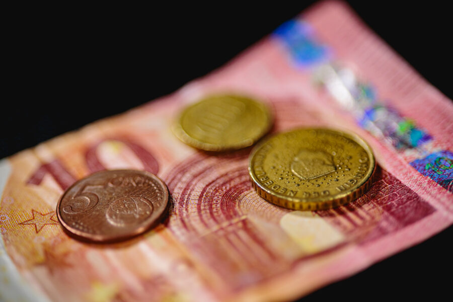 Pinigų iliustracija. ELTA / Josvydas Elinskas nuotr.