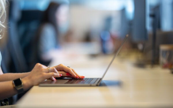 Po sausio nuosmukio – atsigavimo ženklai Lietuvos darbo rinkoje: Užimtumo tarnyba skelbia naujus skaičius