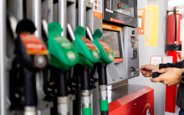 Šiauliuose įtariamas vyras įmonės sąskaita pylėsi kurą, žala siekia 20 tūkst. eurų