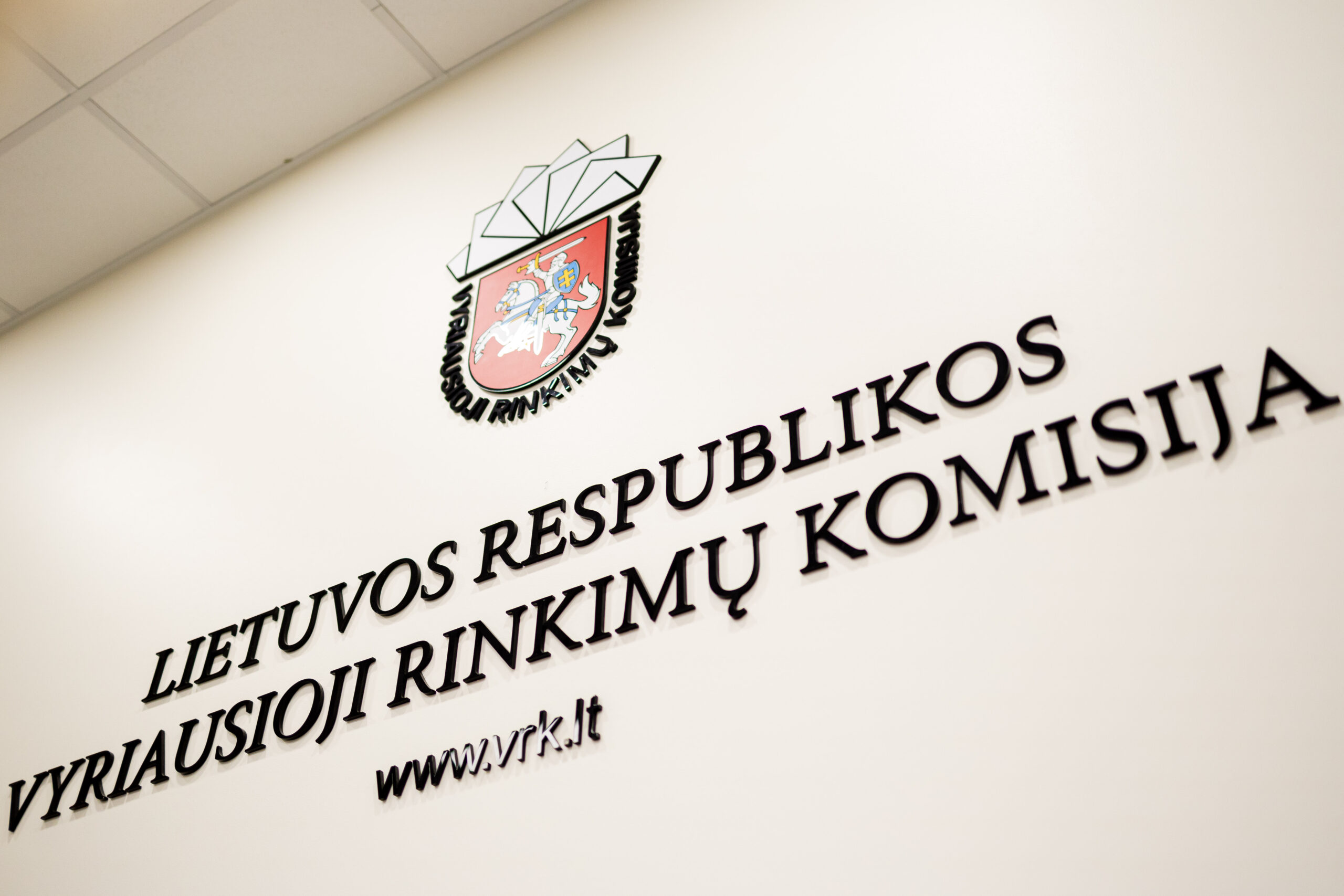 Po viešų abejonių – institucijų dėmesys „Nemuno aušros“ pinigų srautams: VRK patvirtino pradėjusi vertinti naują informaciją