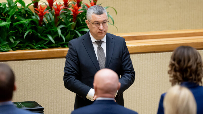 Nauji faktai apie „aušrietį“ Tomą Domarką: Seime bręsta sprendimas, galintis viską pakeisti