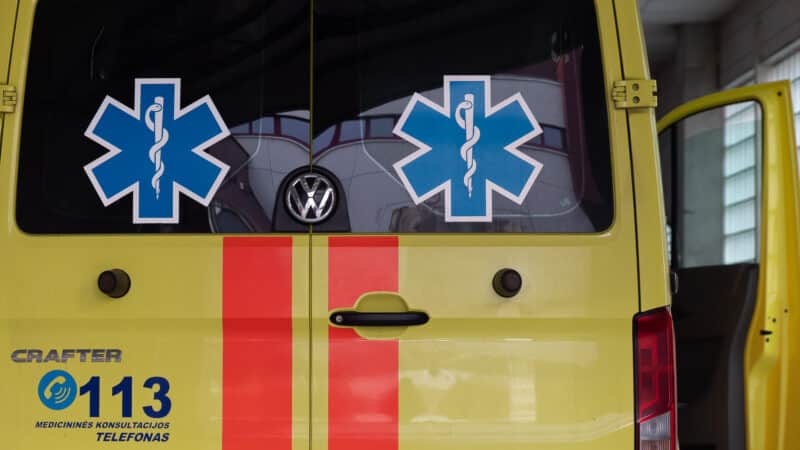 Dar viena skaudi nelaimė keliuose: Kuršėnuose susidūrimas su sunkvežimiu baigėsi mirtimi