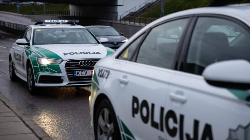 Vilniaus rajone sulaikyti ginkluotu plėšimu įtariami asmenys: planavo dar vieną nusikaltimą