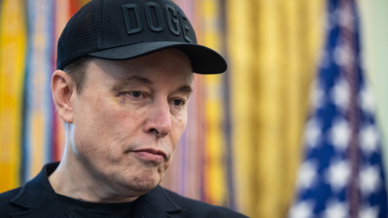 Rinką sudrebinęs Musko sprendimas: kam išties reikalinga „xAI“ ir „SpaceX“ sąjunga?