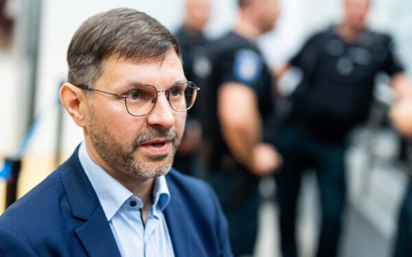 Kandrotas stos prieš teismą: smūgis Bartkevičiui Nepriklausomybės aikštėje baigėsi byla