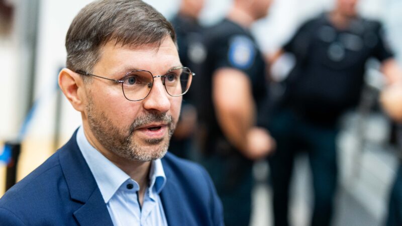 Kandrotas stos prieš teismą: smūgis Bartkevičiui Nepriklausomybės aikštėje baigėsi byla