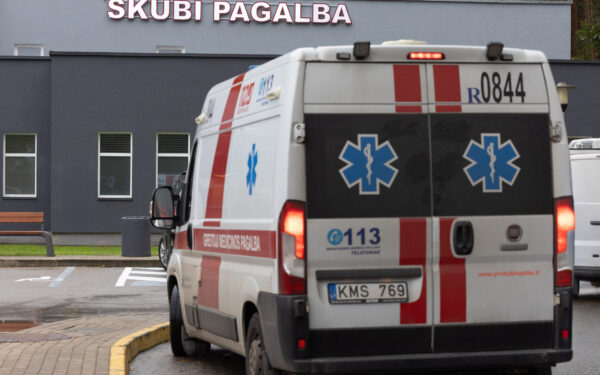 Vakaro pramoga virto nelaime: paauglys susižeidė nuo petardos, prireikė medikų pagalbos