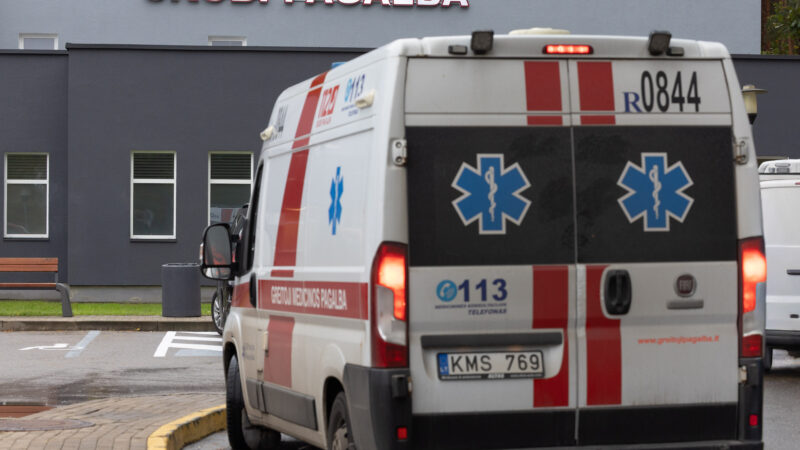 Vakaro pramoga virto nelaime: paauglys susižeidė nuo petardos, prireikė medikų pagalbos