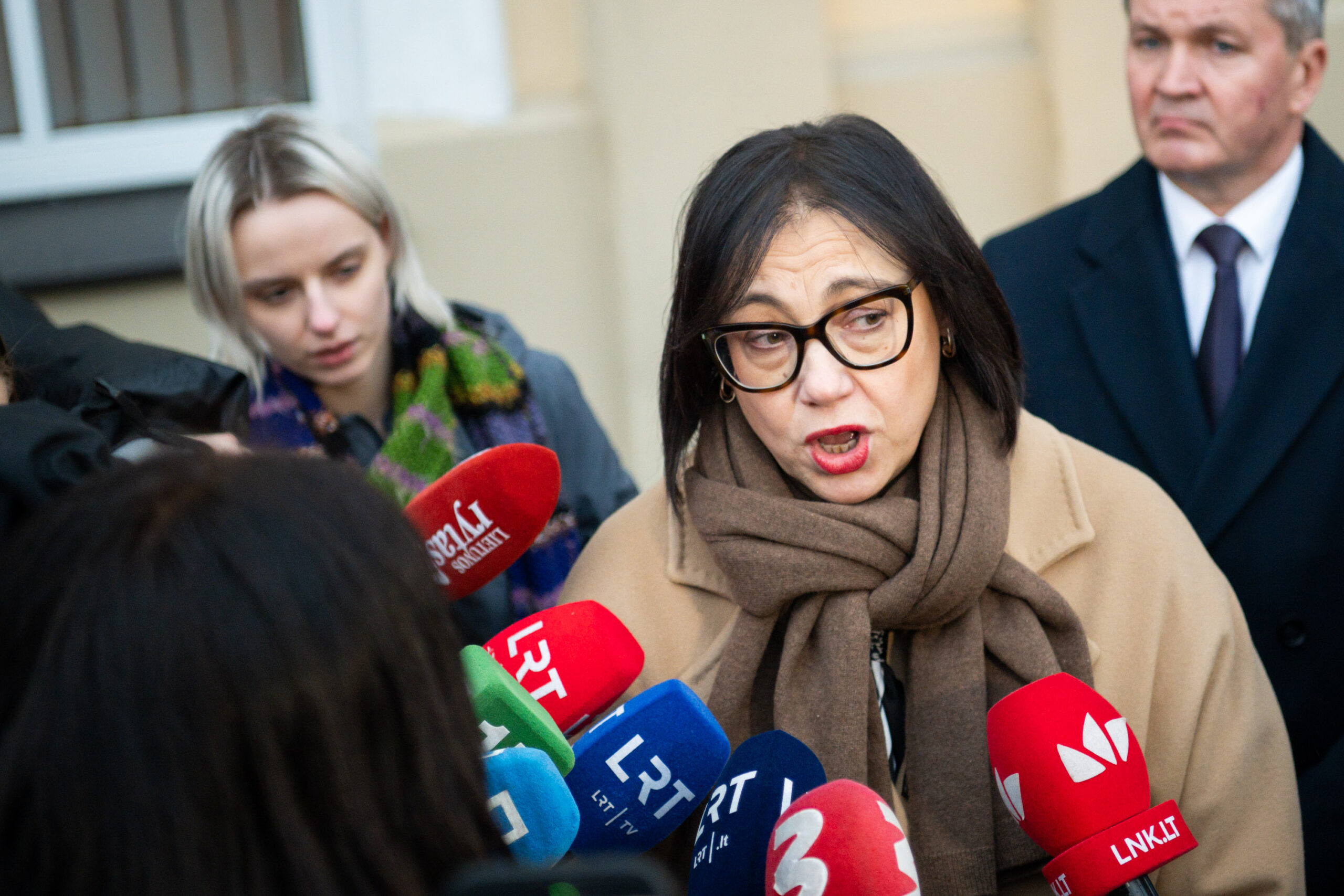 Krizė Alytuje gilėja: ministrė R. Popovienė ragina skubiai keisti gimnazijos vadovą