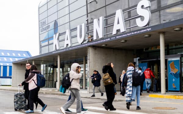 Paaiškėjo, kas valdys naująją Kauno oro uosto daugiaaukštę aikštelę: investicija siekia 10 mln. eurų