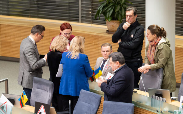 Nauji reitingai šokiruos dalį lietuvių: kol kitas partijas purto skandalai, konservatoriai kyla į viršų