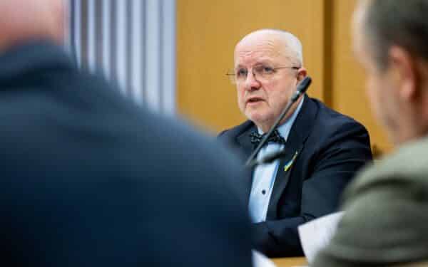 Socialinių tinklų ribojimas vaikams – sprendimas ar naujas konfliktas? Olekas atsargiai vertina siūlymą