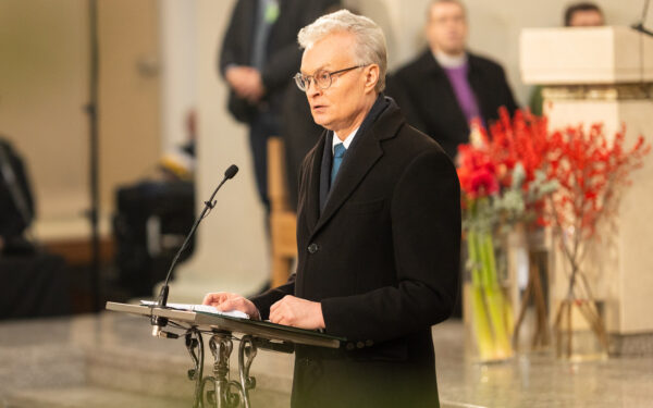 Gimstamumas krenta, emigracija nemažėja: Nausėda demografinę padėtį vadina tiksinčia bomba