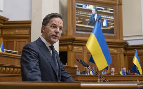 NATO vadovas siunčia aiškią žinią: Rusijos smūgiai – sąmoningas pasirinkimas, ne taikos kelias