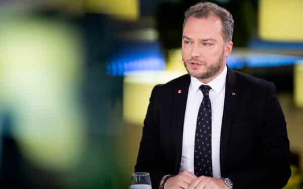 Ministras žada griežtesnę kontrolę: vilkikams – 24/7 patikros ir automatinės baudos