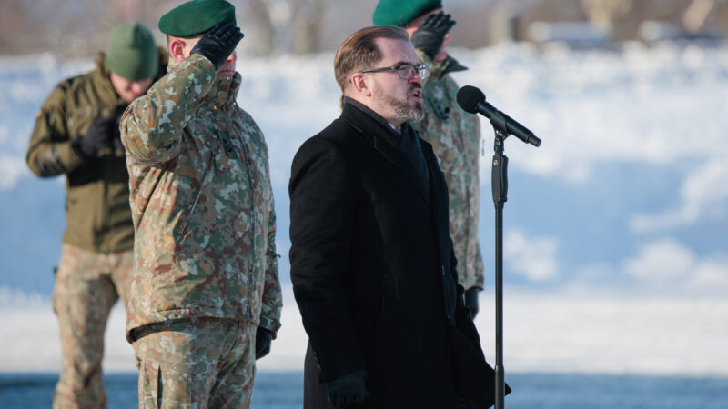 Kariuomenė atsidūrė kritikos taikinyje: Ministras siunčia aiškią žinutę politikams