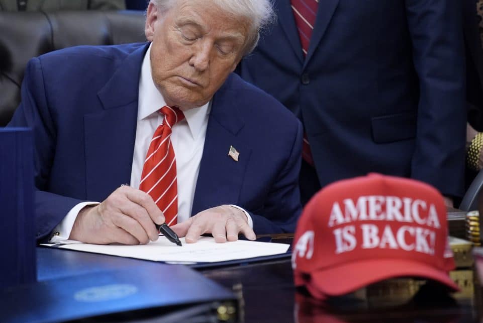 Donaldas Trumpas. EPA/YURI GRIPAS