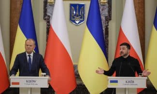 Donaldas Tuskas ir Volodymiras Zelenskis. EPA-ELTA