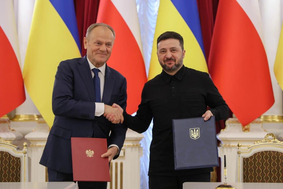 Donaldas Tuskas ir Volodymiras Zelenskis. EPA-ELTA