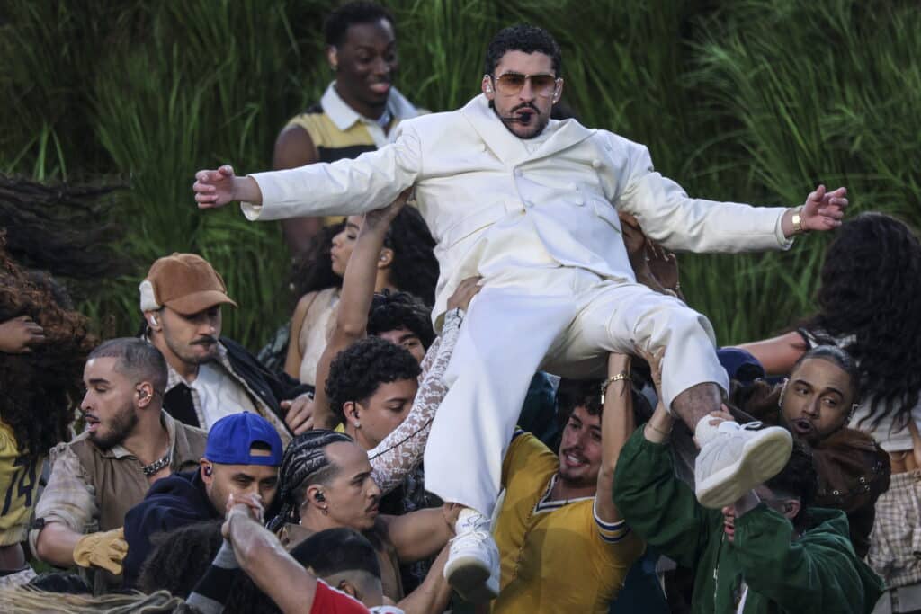 Bad Bunny pasirodymas. EPA/JOHN G. MABANGLO