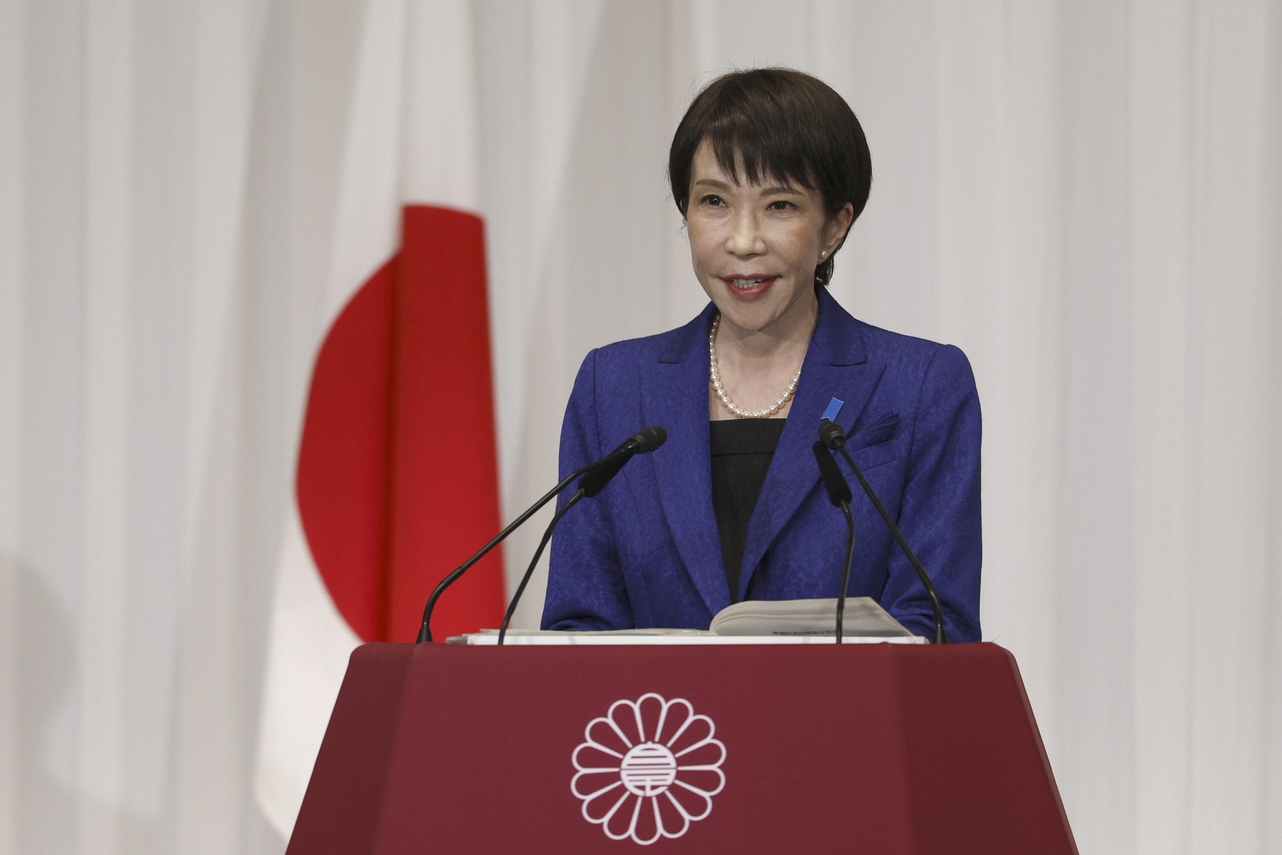 Oficialūs rezultatai Japonijoje: valdančioji partija sutriuškino varžovus laimėdama dviejų trečdalių daugumą