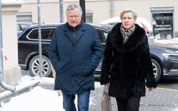 Po korupcijos bylos šešėlio Starkevičius traukiasi iš parlamento