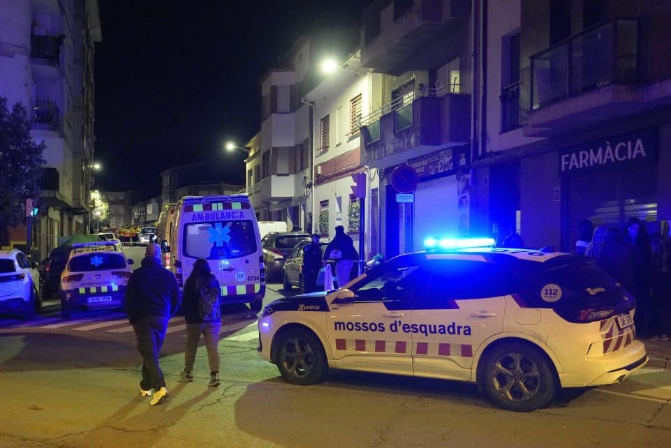 Per gaisrą daugiabutyje netoli Barselonos žuvo penki žmonės. EPA-ELTA