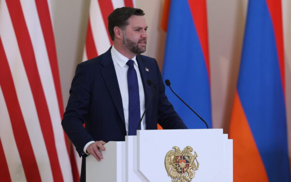 Skambus JAV viceprezidento pareiškimas: teigia, kad Europa pati save sabotuoja