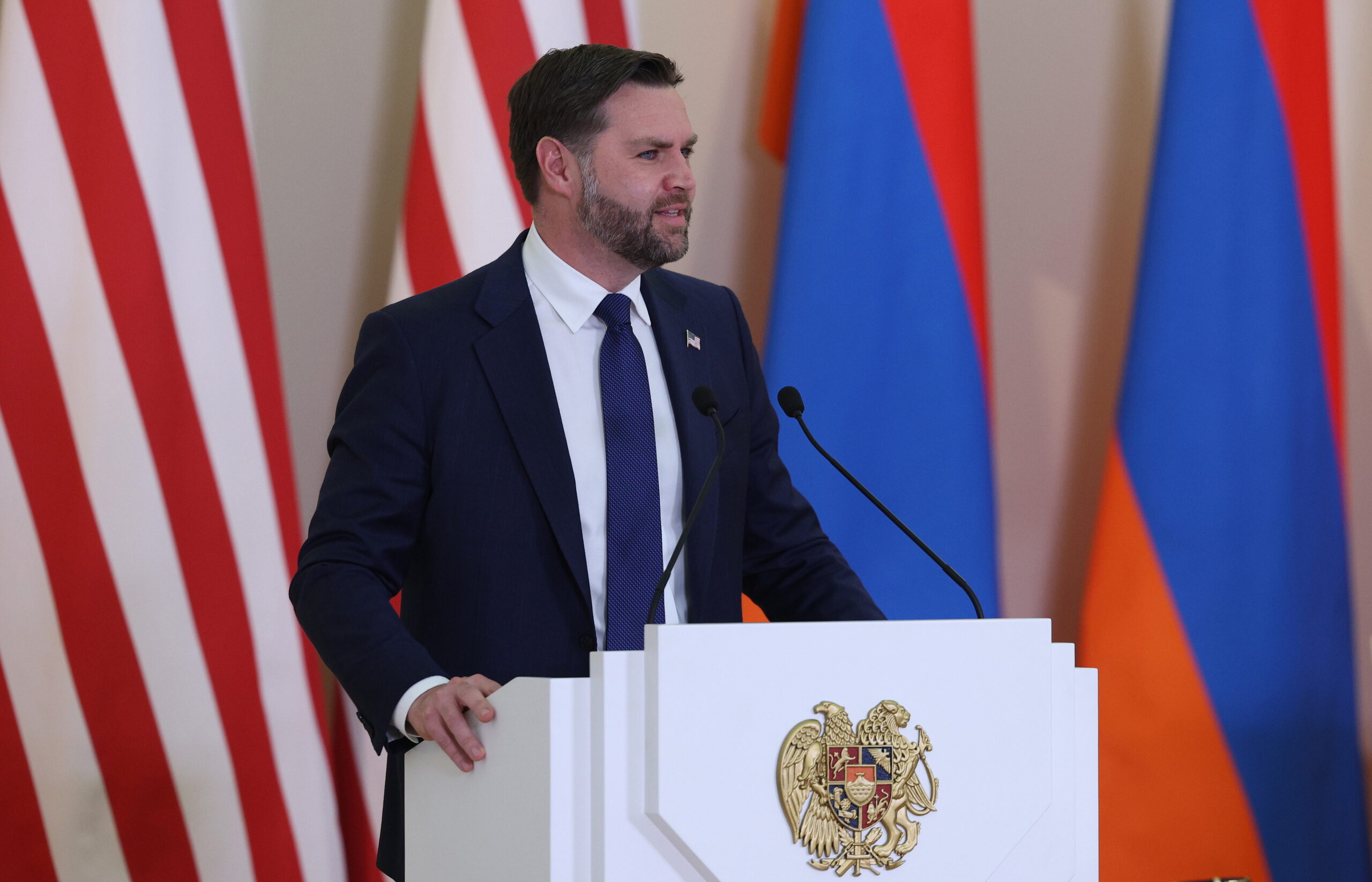 Skambus JAV viceprezidento pareiškimas: teigia, kad Europa pati save sabotuoja