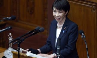 Pergalę rinkimuose iškovojusi Japonijos premjerė žada padaryti šalį stiprią ir klestinčią. EPA-ELTA