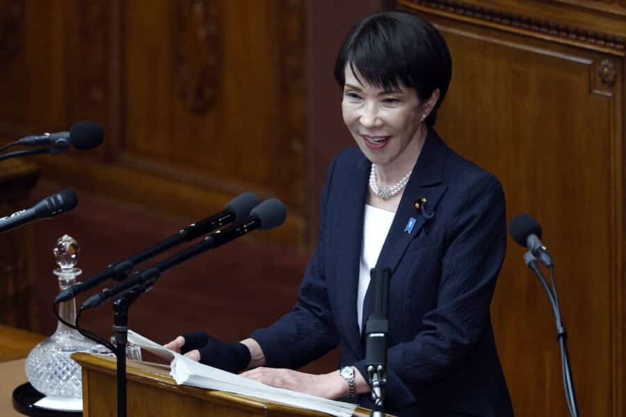 Pergalę rinkimuose iškovojusi Japonijos premjerė žada padaryti šalį stiprią ir klestinčią. EPA-ELTA