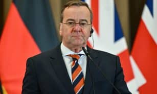 Pistorius kritikuoja Trumpo artumą Putinui. EPA-ELTA