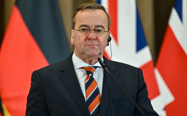 Vokietijos gynybos ministras: JAV prezidento retorika Putino atžvilgiu kelia nerimą Europoje