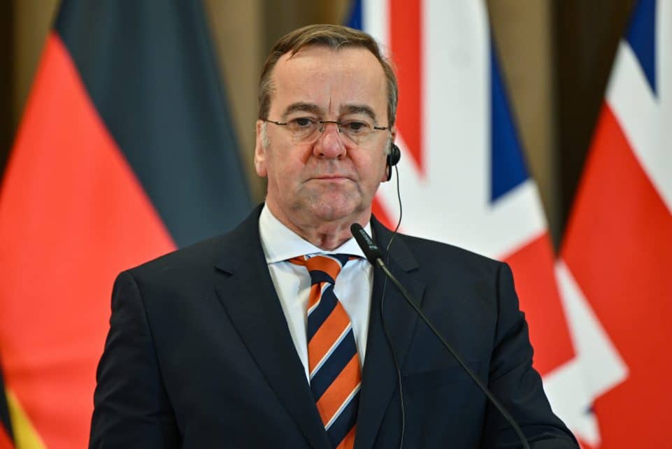 Pistorius kritikuoja Trumpo artumą Putinui. EPA-ELTA